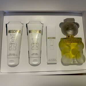 Moschino Toy 2 Gift Set